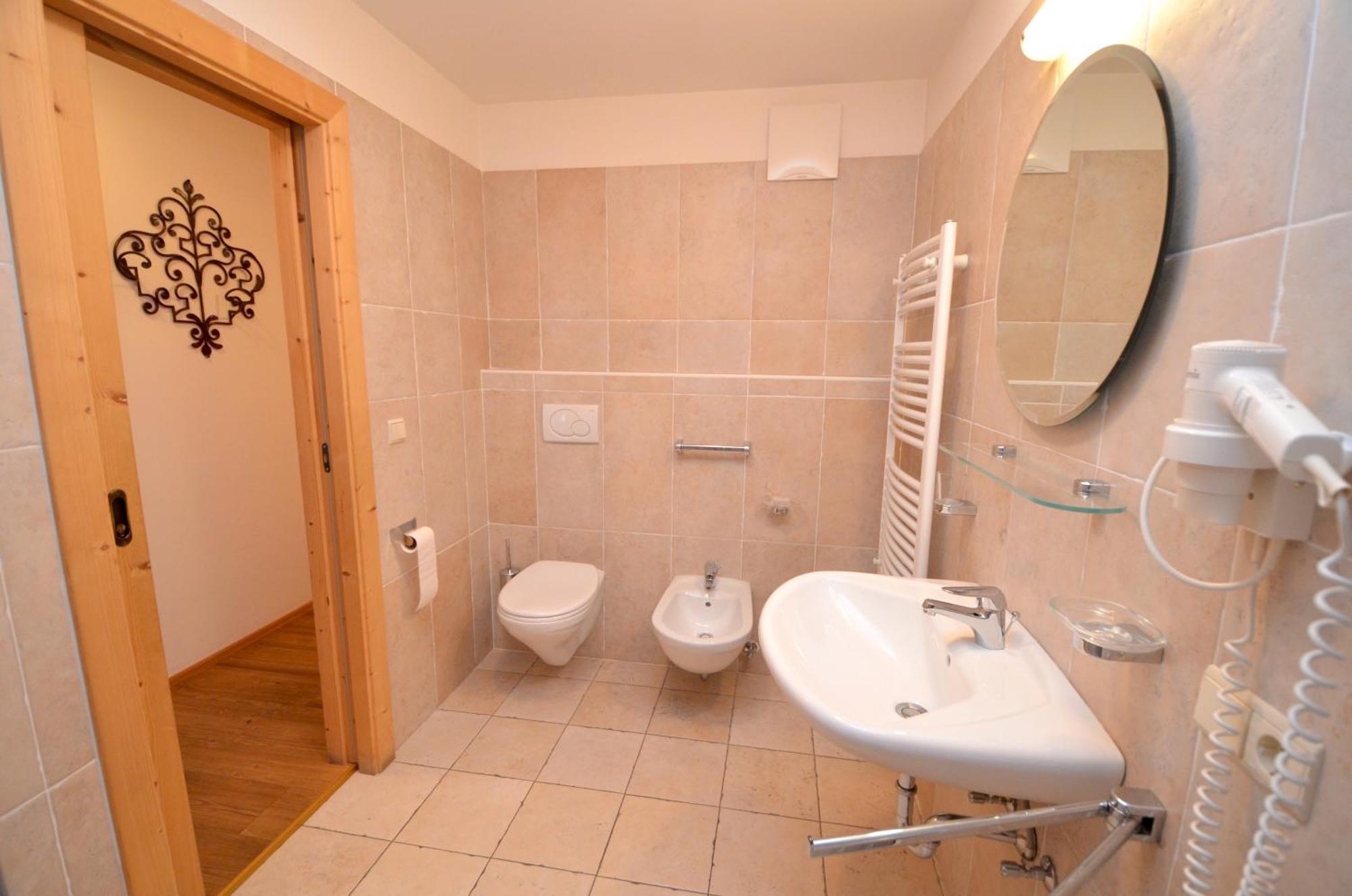 Aurturist Miramonti S Candido San Candido Szoba fotó