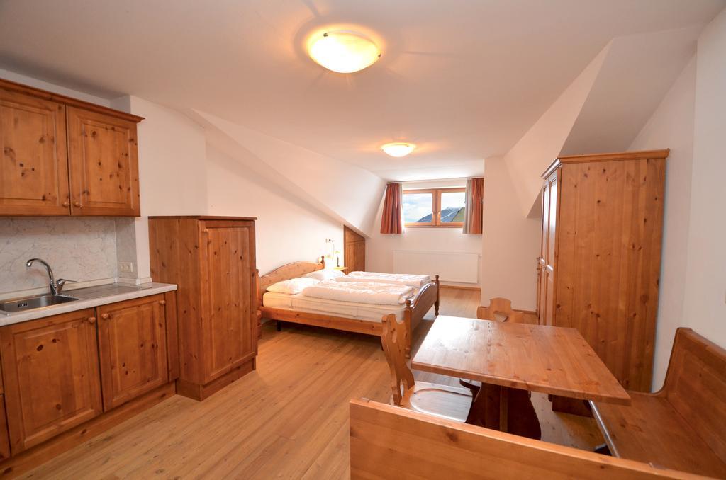 Aurturist Miramonti S Candido San Candido Szoba fotó